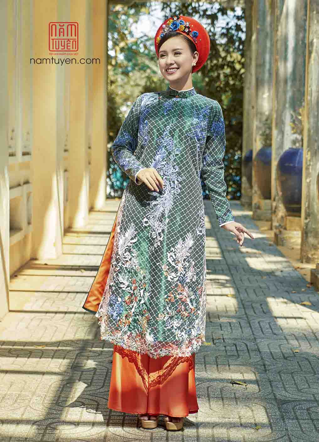 Áo dài cưới nữ màu xanh phủ lưới ren 3D - thời thượng và khác biệt