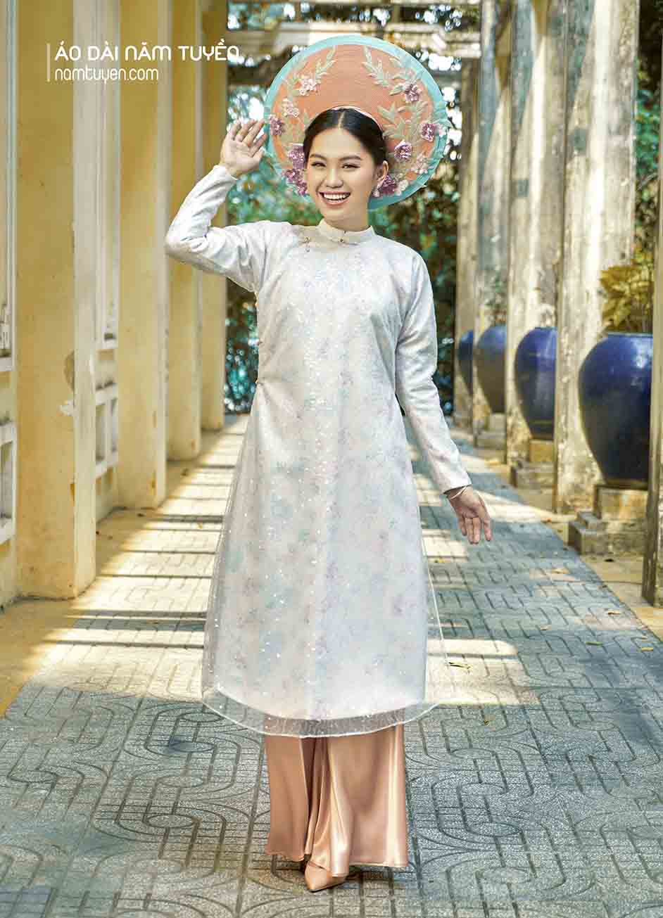 Áo dài cưới phủ ren kim tuyến - lấp lánh, thanh nhã