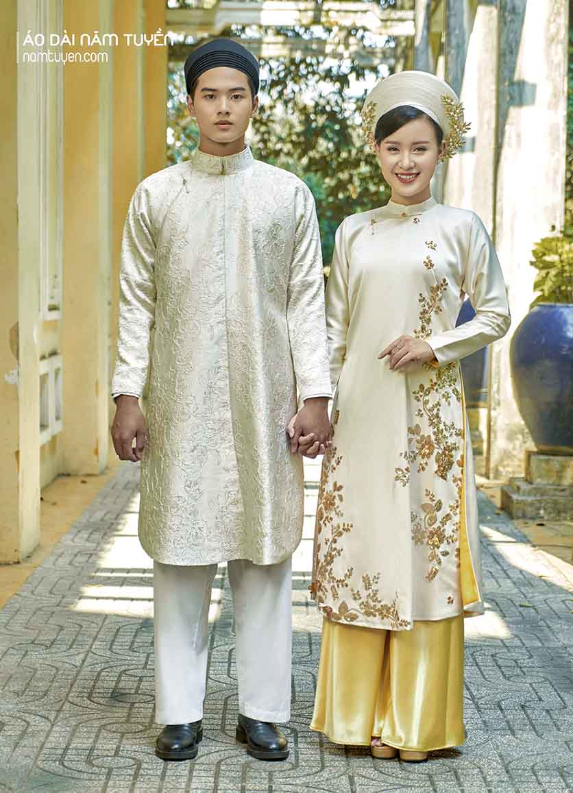 Áo dài cưới đôi kem vàng - lựa chọn thanh lịch cho cặp đôi