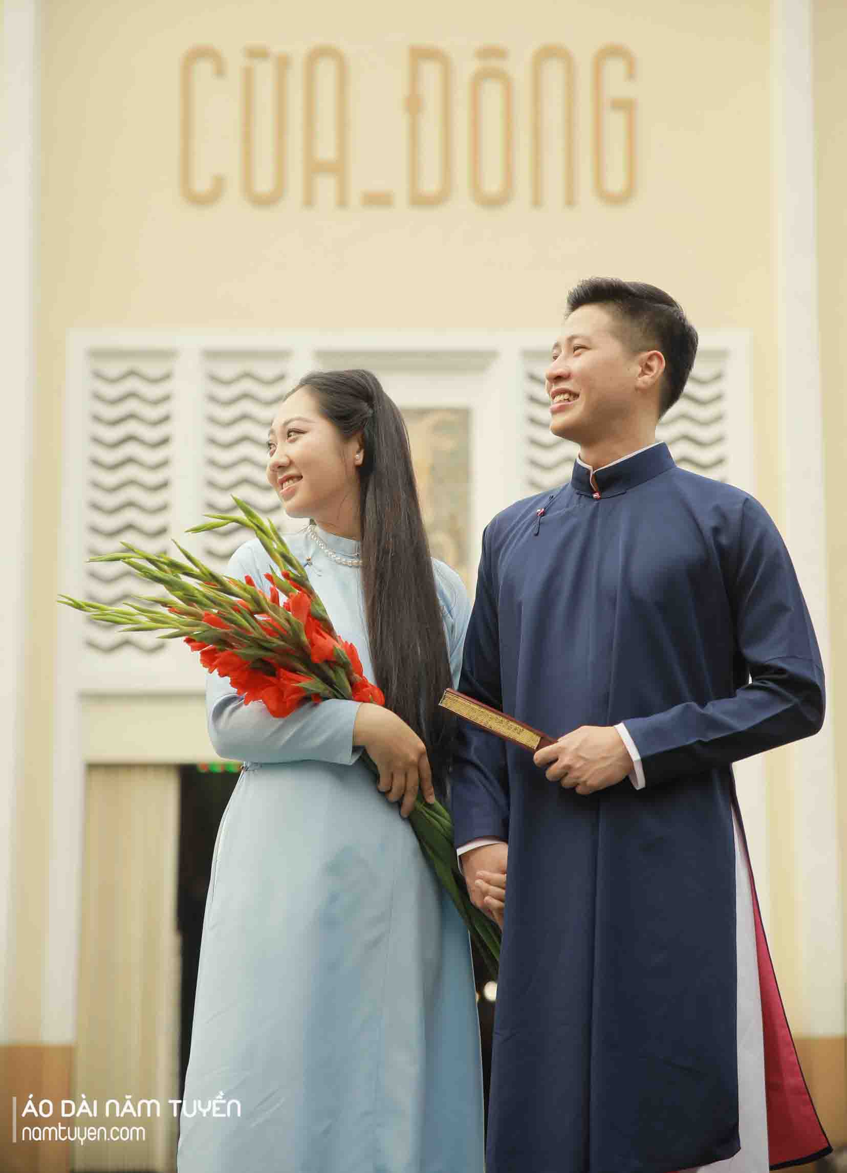 Cặp áo dài cưới truyền thống tối giản – Đơn sắc nhưng không đơn điệu