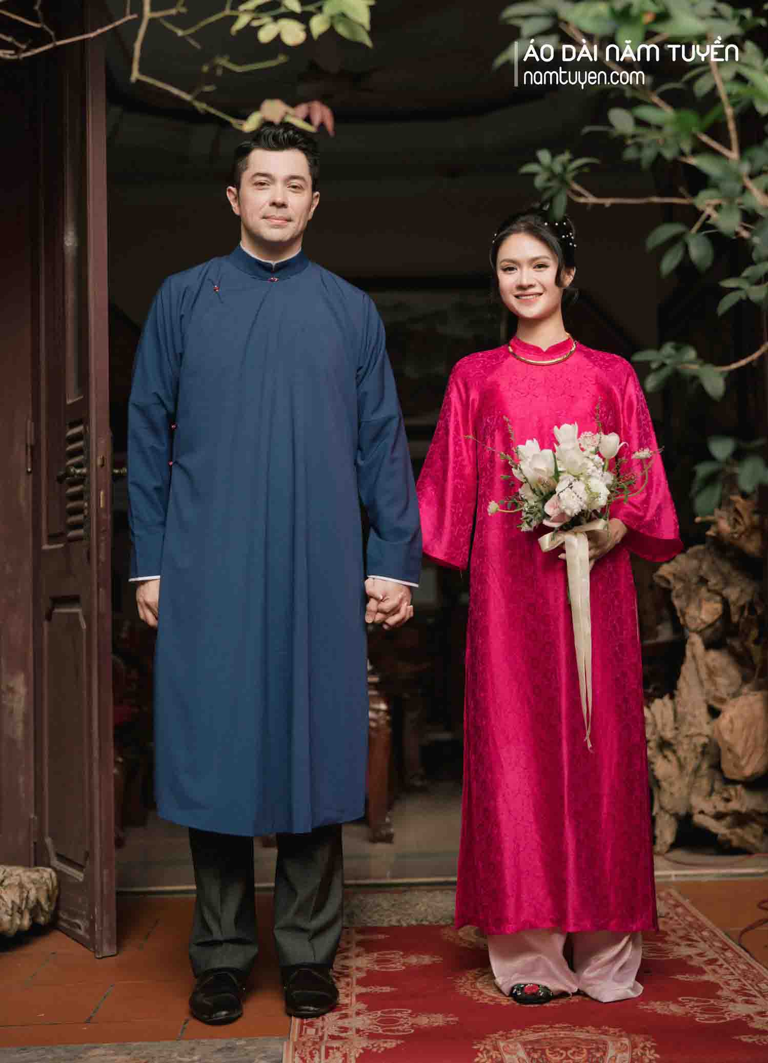 Áo dài cưới nam màu tối giản – nữ cách tân hiện đại cho phong cách cưới mới
