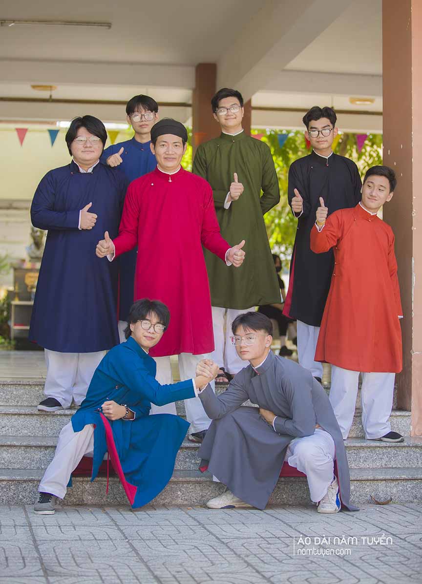 Áo dài truyền thống ngũ thân cho học sinh nam