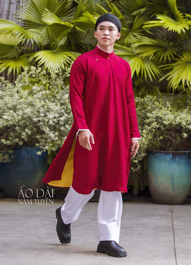 Áo dài nam truyền thống ngũ thân tay chẽn tơ tằm đỏ tươi lót vàng
