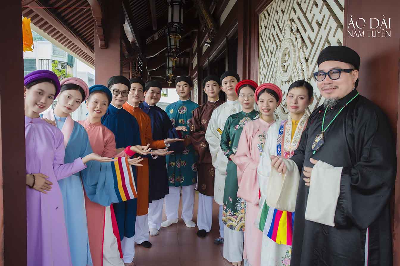 Áo Dài Năm Tuyền cùng Chi Hội Di Sản Văn Hóa Áo Dài TP.HCM Tham Dự Lễ Khánh Đản Đức Phật Thích Ca Mâu Ni