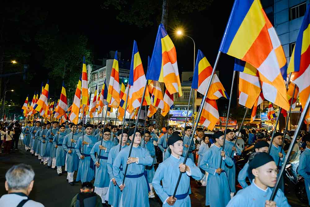 Áo Dài Năm Tuyền Đồng Hành Cùng Đại Lễ Phật Đản 2025: Khi Đạo Pháp – Dân Tộc Gắn Kết Trong Tà Áo Truyền Thống