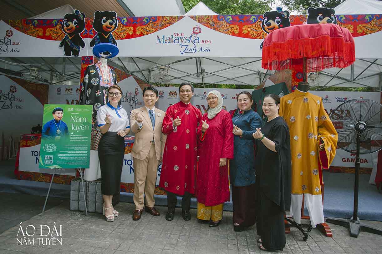 Lan tỏa giá trị di sản Áo dài Việt giữa không gian giao lưu văn hóa quốc tế