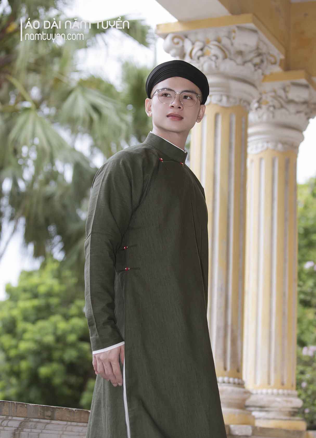 Áo dài nam ngũ thân truyền thống màu xanh rêu chất liệu gai tay chẽn