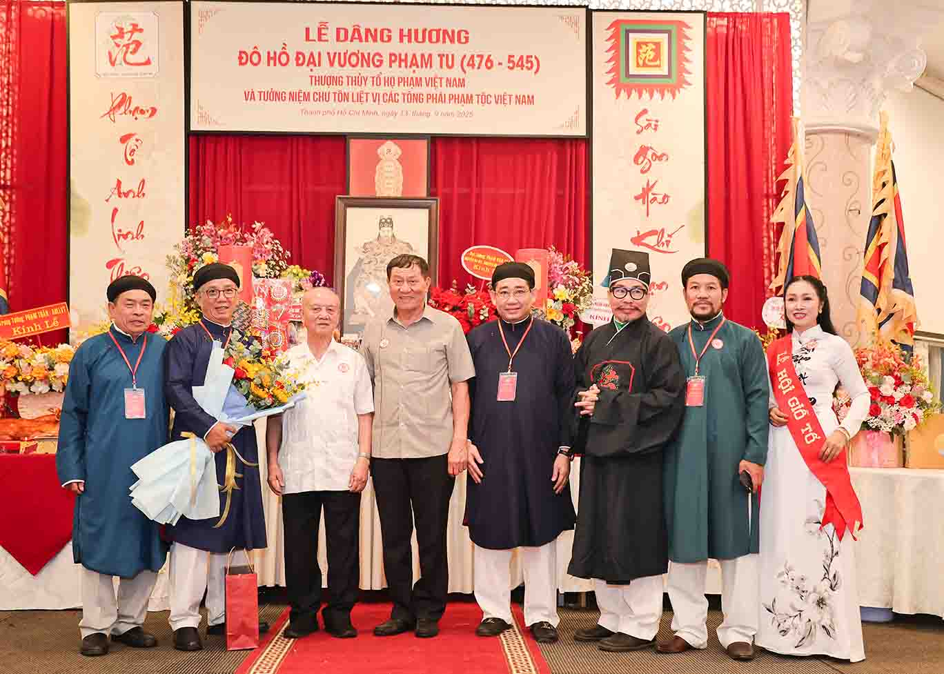 Áo dài ngũ thân Năm Tuyền trong Văn hóa dòng họ 