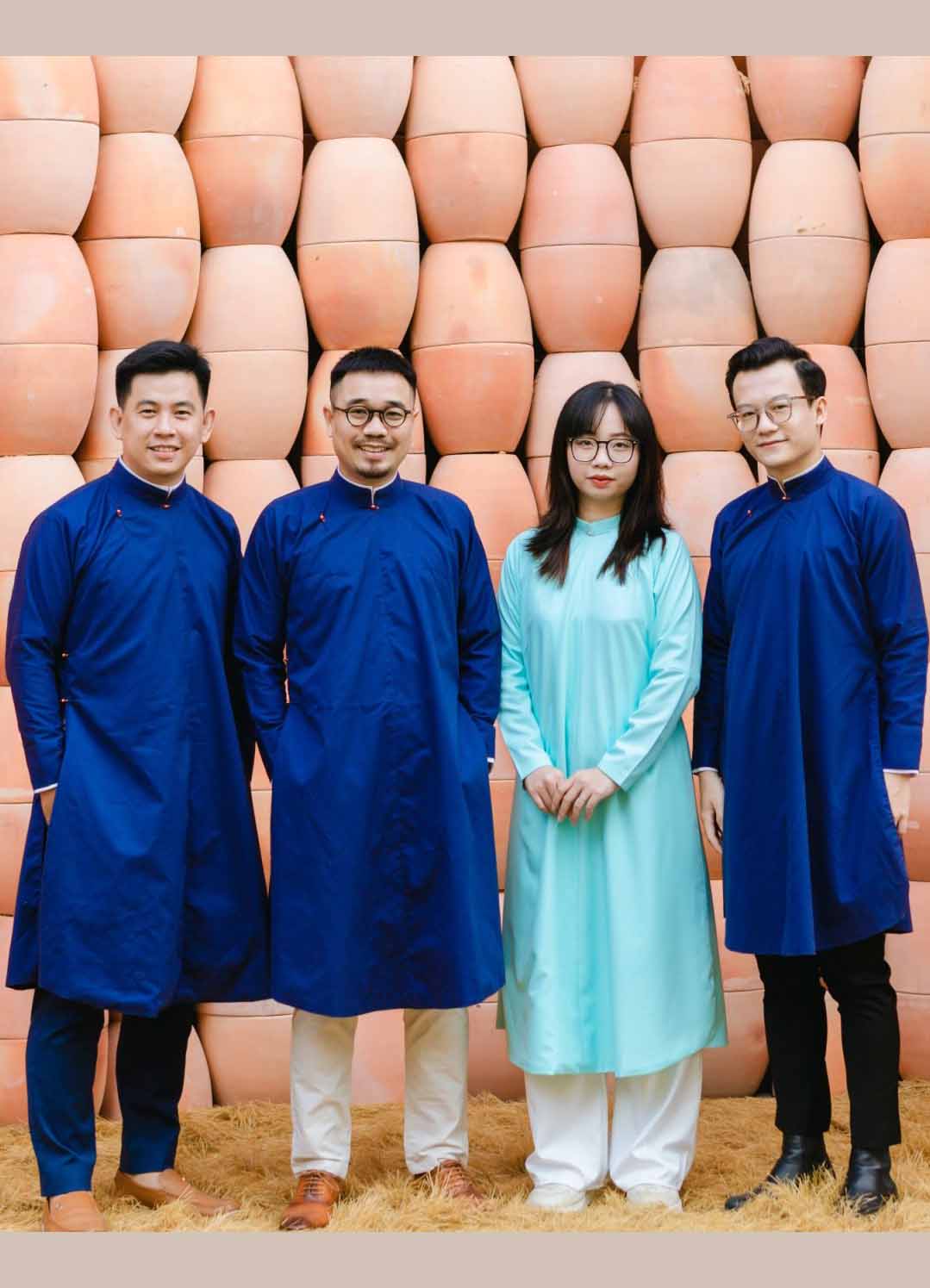 Áo dài truyền thống ngũ thân cùng cán bộ Nhà Văn hóa Thanh Niên