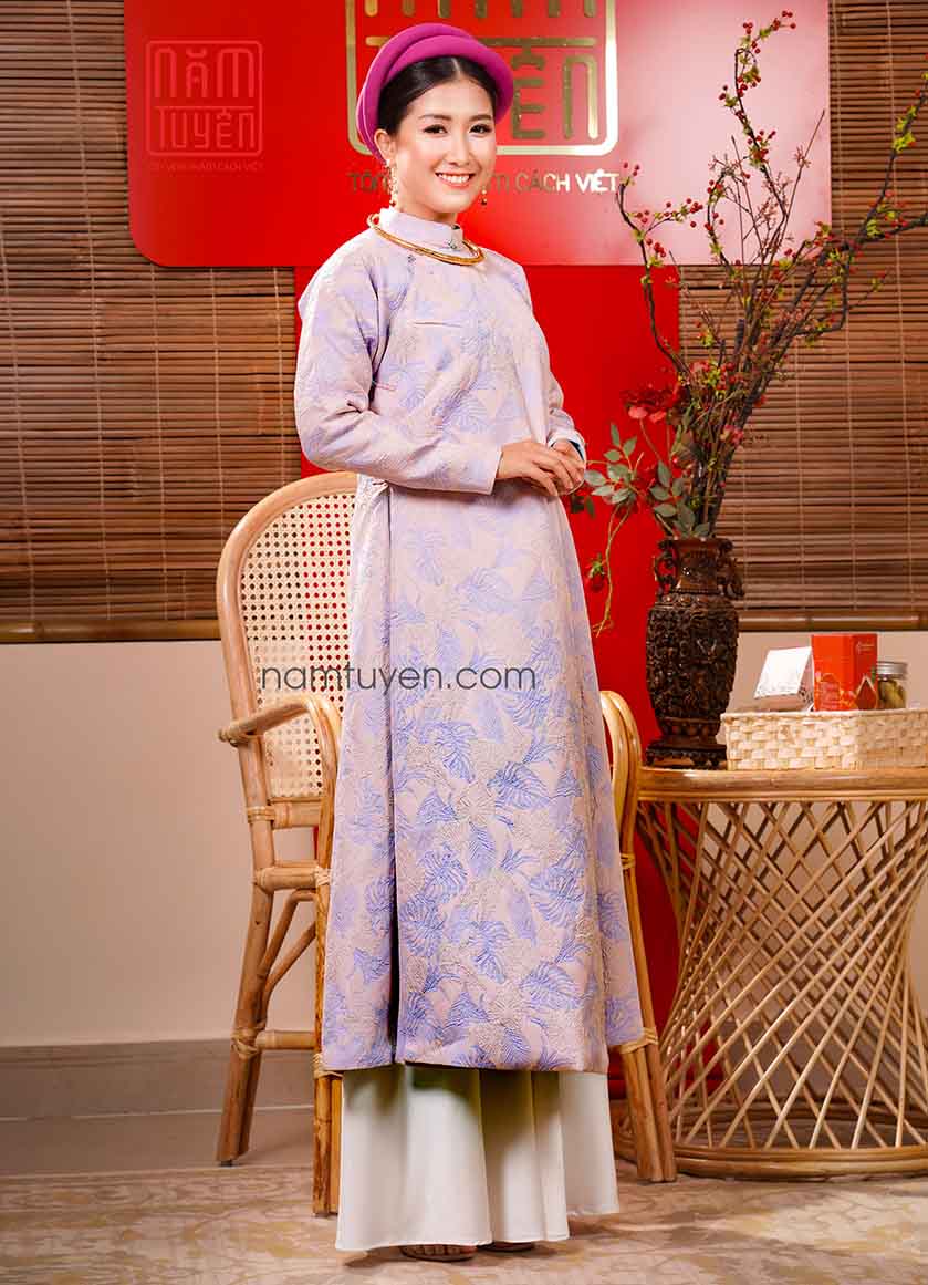 Áo dài ngũ thân nữ gấm truyền thống