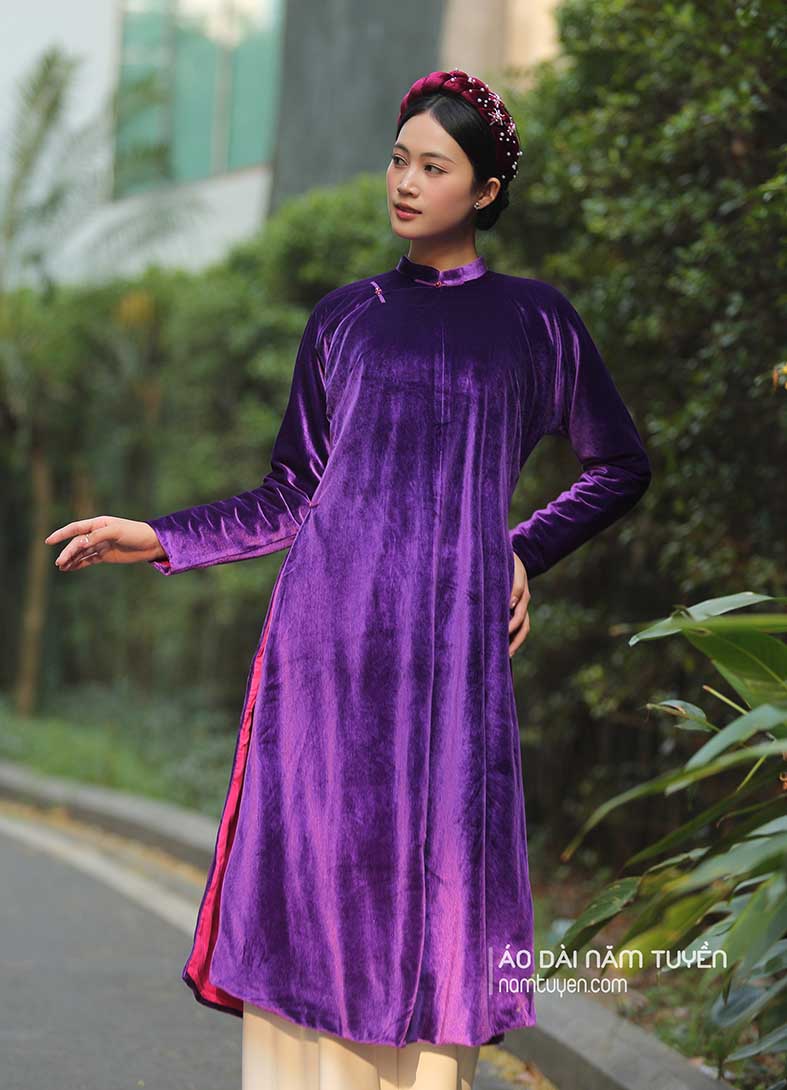 Áo dài nữ ngũ thân nhung tím Huế truyền thống