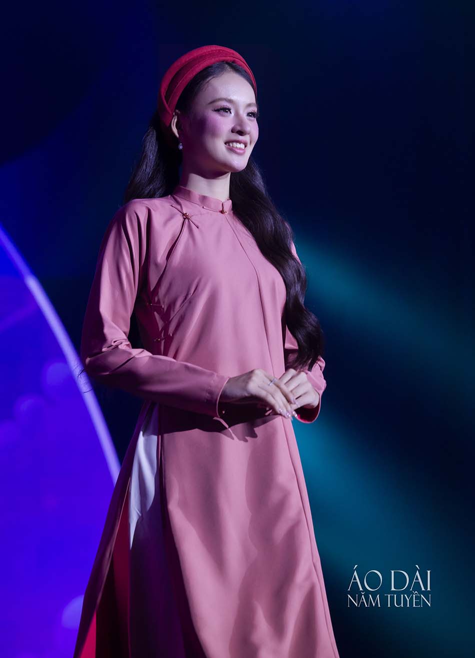 Áo dài ngũ thân nữ màu hồng ruốc – tà rời 2 lớp mềm mại, chuẩn truyền thống