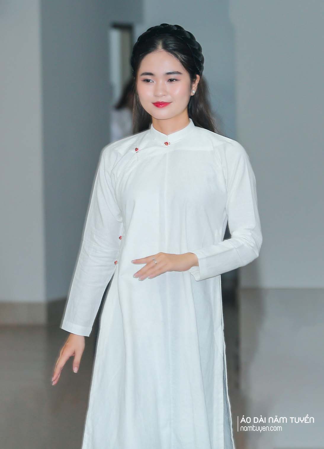 Áo dài ngũ thân truyền thống nữ màu trắng kem tinh khôi