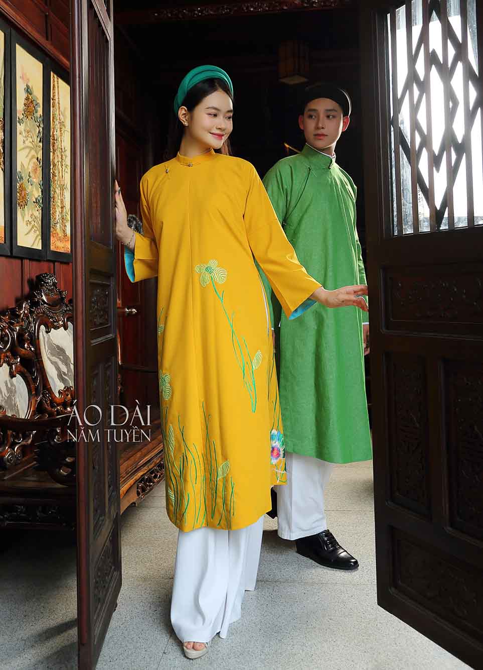 Áo dài nữ ngũ thân truyền thống nữ điểm nhấn ren hoa lá hiện đại