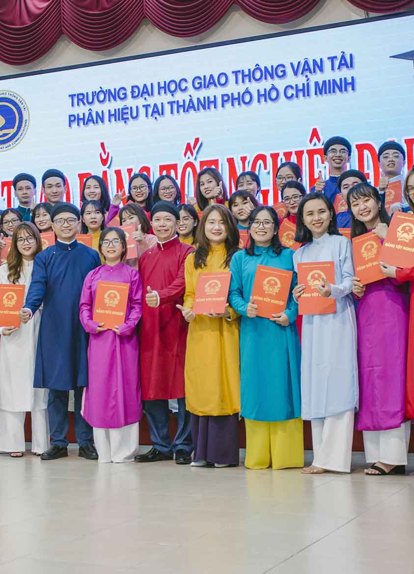 Áo dài truyền thống sinh viên mặc lễ tốt nghiệp