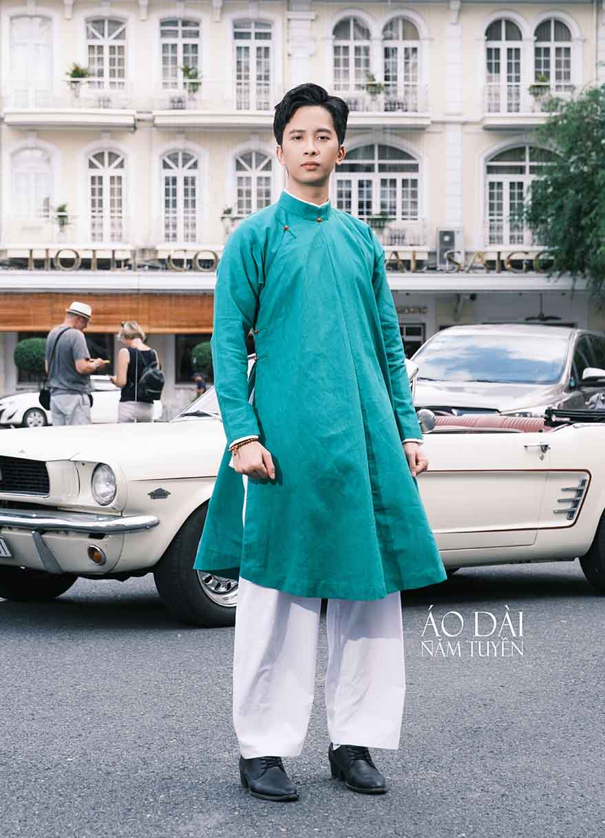 Áo dài nam ngũ thân tay chẽn vải gai màu xanh ngọc bích