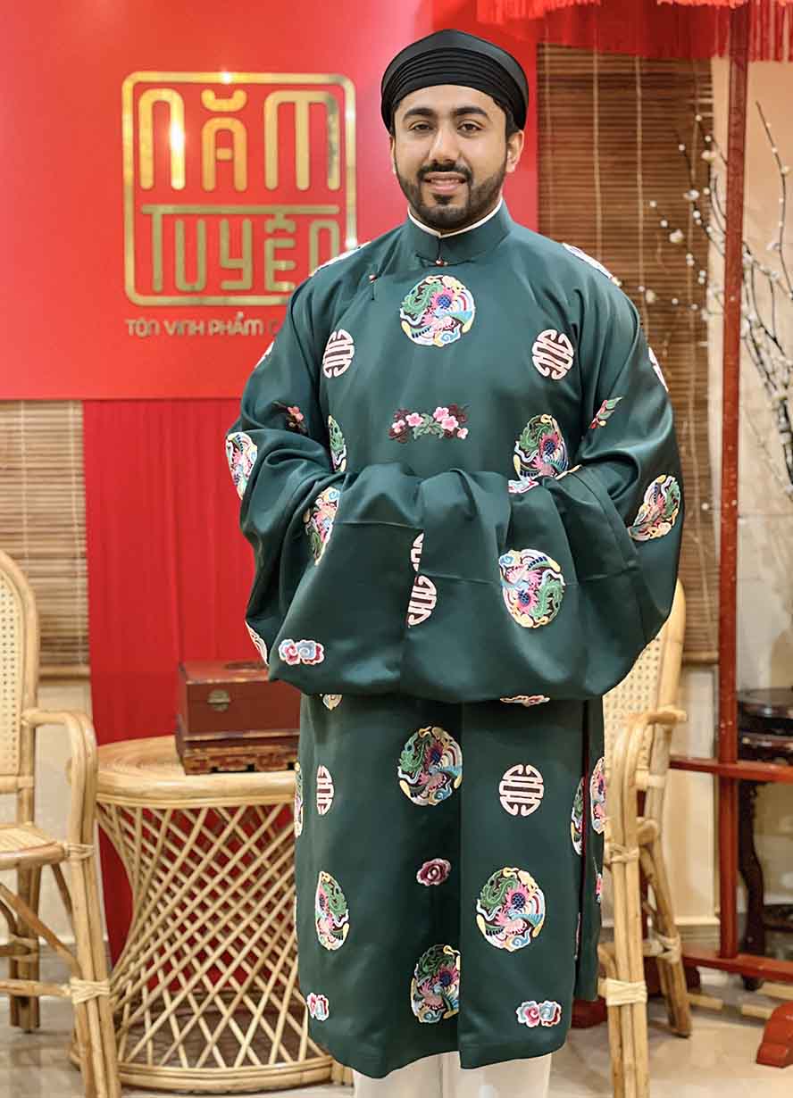 May đo áo dài ngũ thân dành cho doanh nhân quốc tế