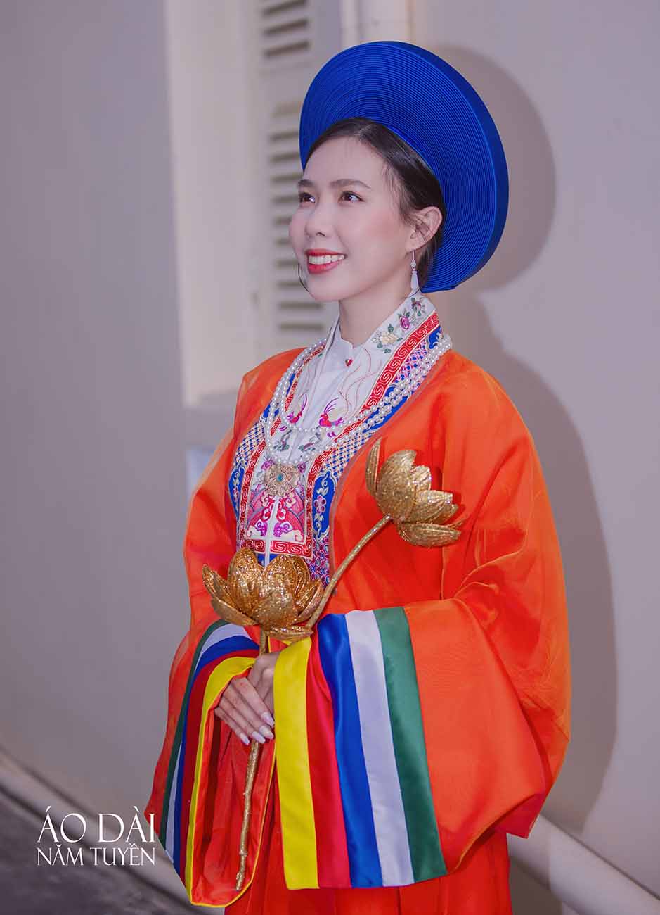 Áo Nhật Bình màu cam, lựa chọn ngọt ngào cho nàng yêu cổ phục