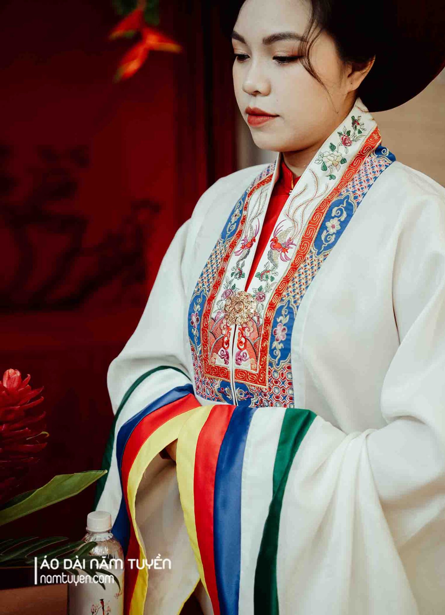 Nhật Bình Năm Tuyền tông trắng tối giản – vẻ đẹp tinh khôi và trang nhã