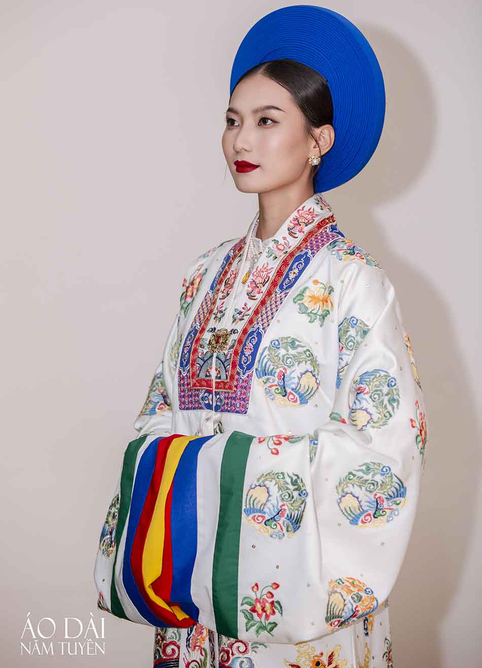 Áo Nhật Bình thêu cung đình