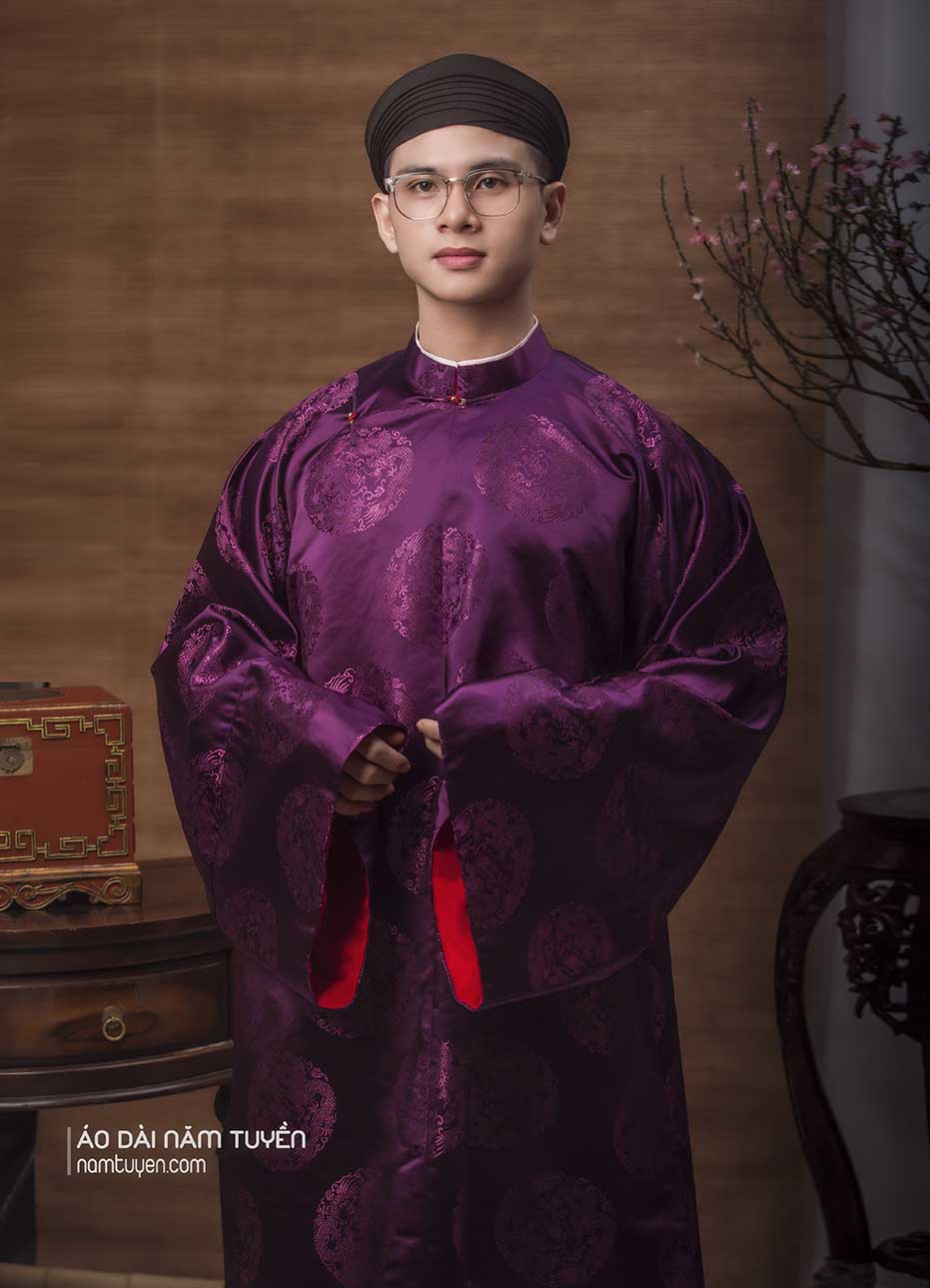 Áo dài nam tay thụng ngũ thân chất liệu gấm hoa văn dệt nổi