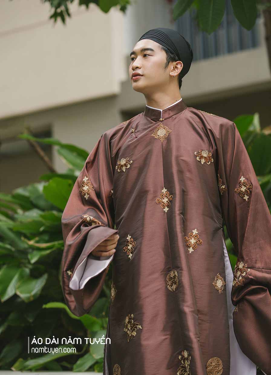 Áo tấc nam ngũ thân truyền thống màu nâu thêu hoa văn cổ