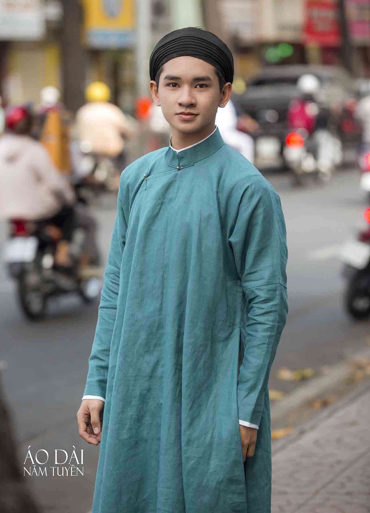 Áo dài nam truyền thống ngũ thân tay chẽn vải gai xanh ngọc bích
