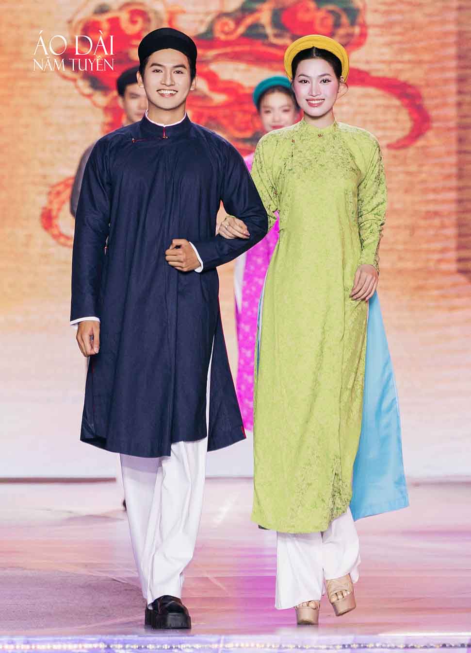 Áo dài nam ngũ thân tay chẽn vải gai xanh đen truyền thống