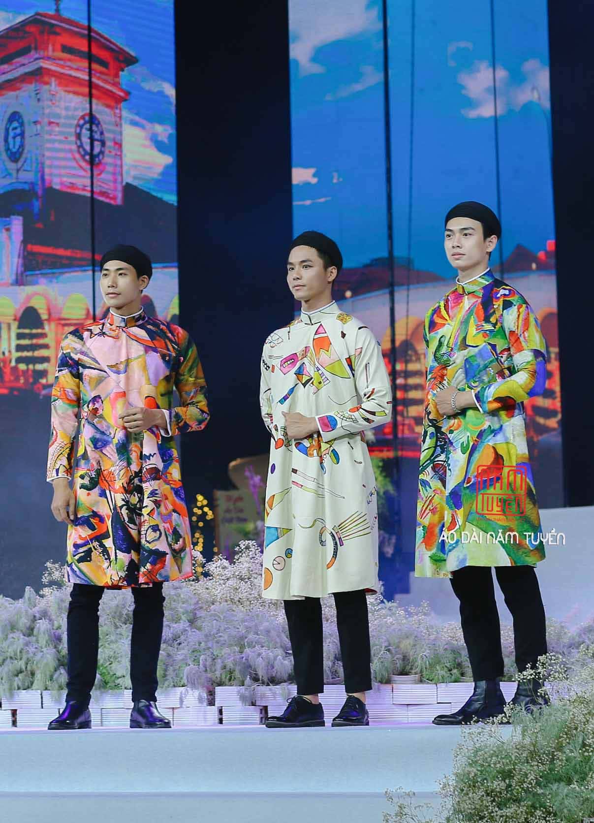 Áo dài nam ngũ thân họa tiết in hiện đại nhiều lựa chọn