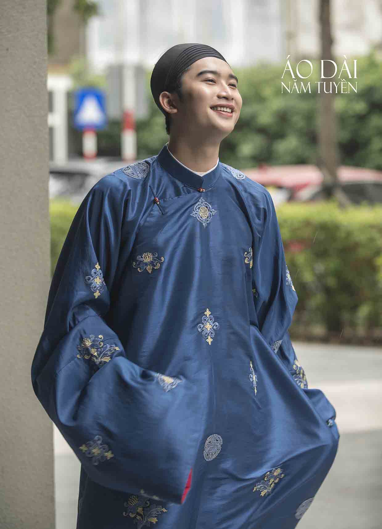 Áo tấc nam - áo dài ngũ thân tay thụng 2 lớp hoa văn thêu