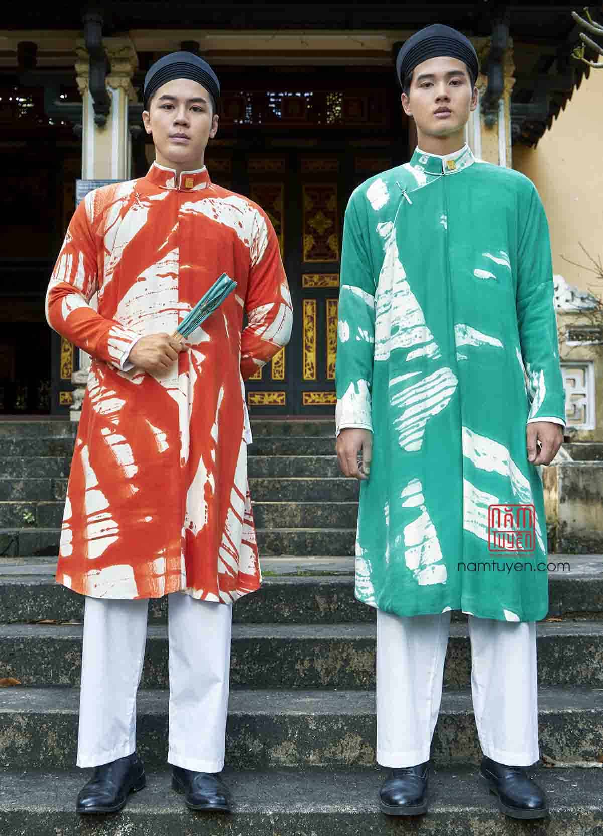 Áo Dài Nam Ngũ Thân Truyền Thống Vẽ Nghệ Thuật Đương Đại