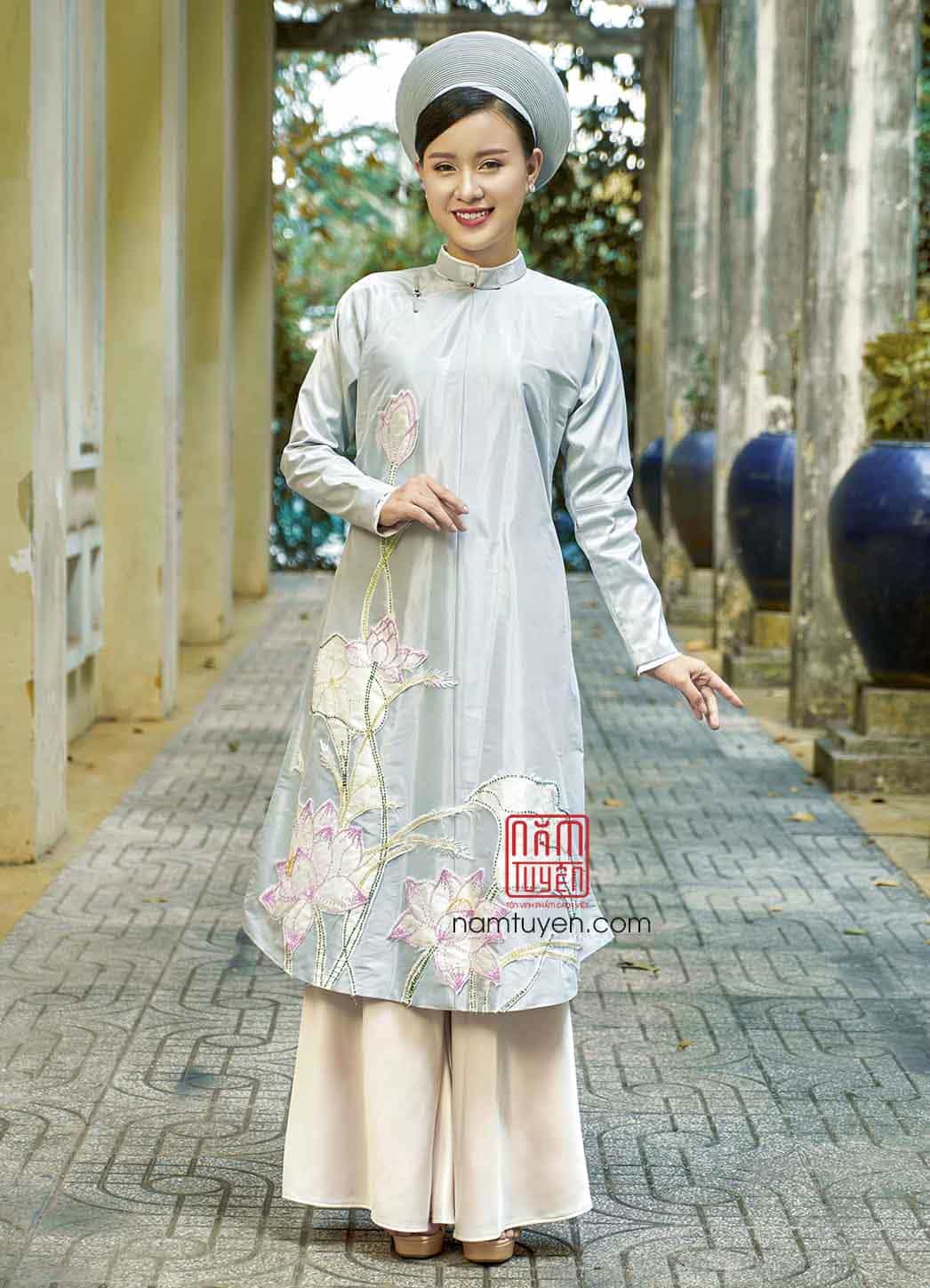 Áo dài nữ ngũ thân hoa sen cắt nhiệt thủ công