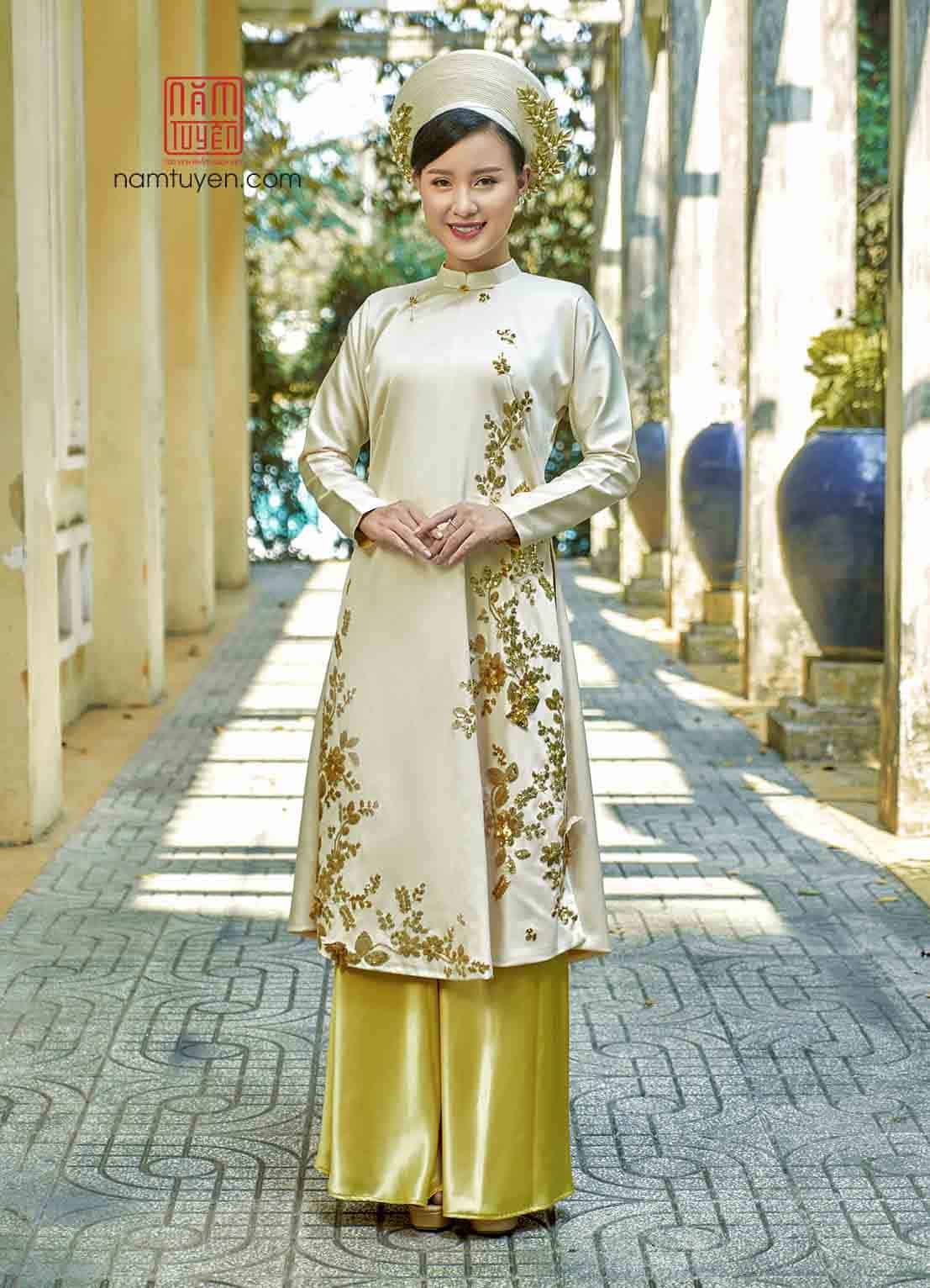 Áo dài ngũ thân nữ đính hoa ren dọc thân áo tôn vóc dáng