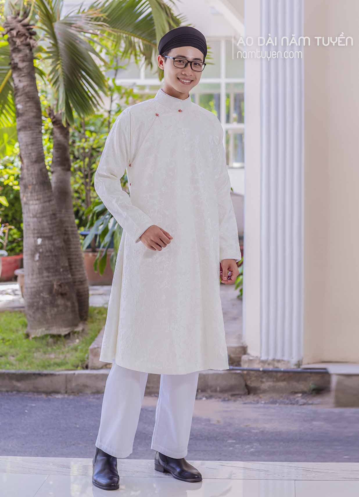 Áo Dài Ngũ Thân Nam Gấm Kem Truyền Thống