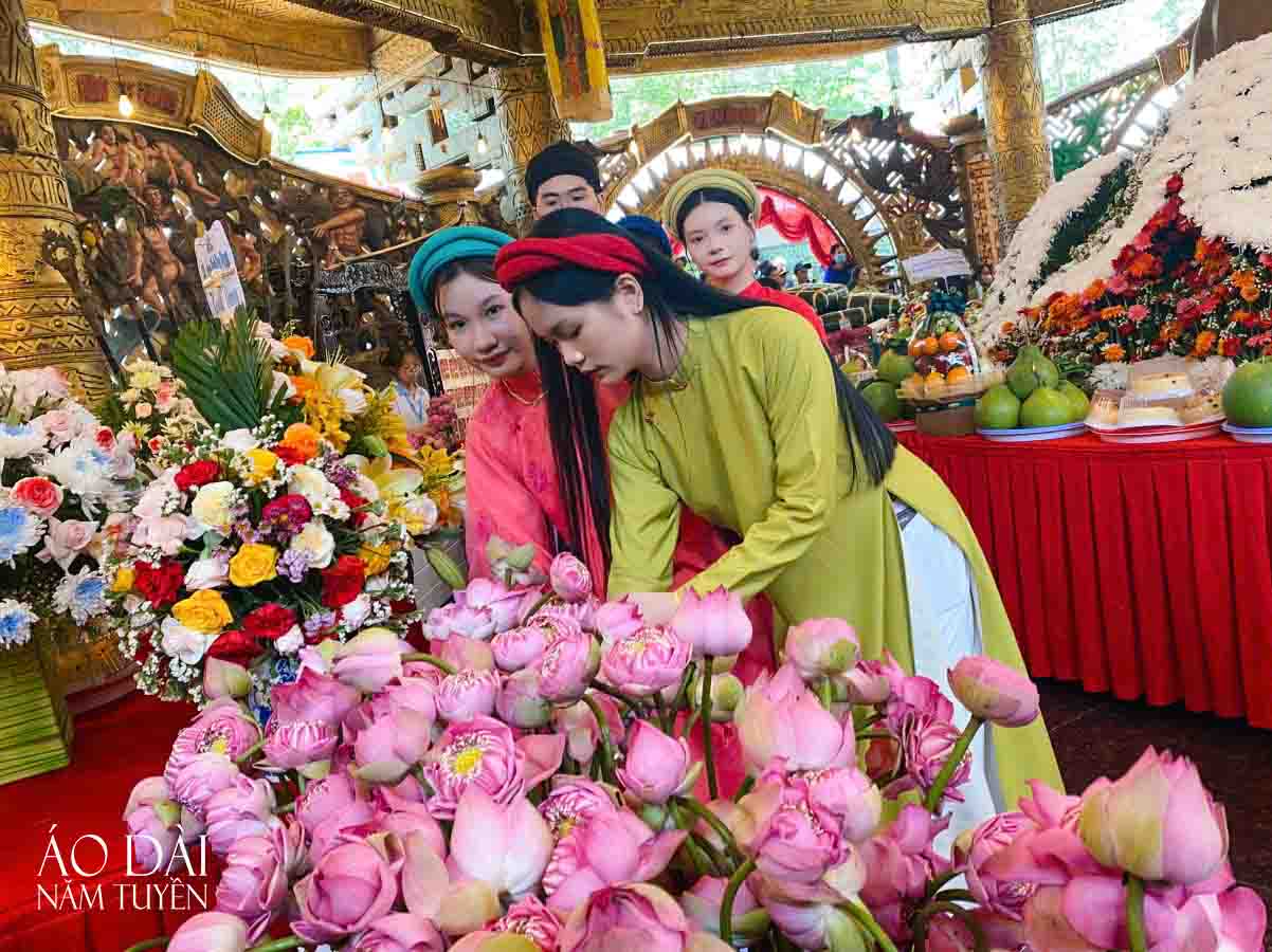 Ao-dai-Nam-Tuyen-trong-Le-hoi-Gio-To-Hung-Vuong-2025-10