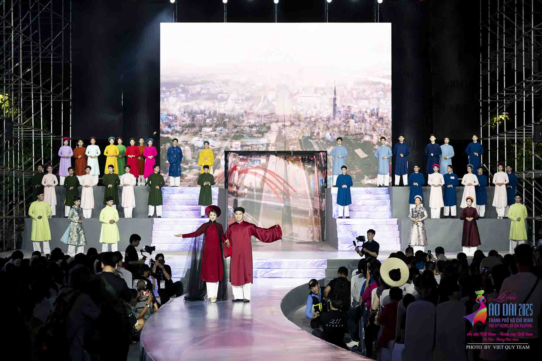 Chi-hoi-Di-san-Van-hoa-Ao-dai-TP.HCM-voi-phan-trinh-dien-gay-an-tuong-tai-Cuoc-thi-Duyen-dang-Ao-dai-TP.HCM-2025-3