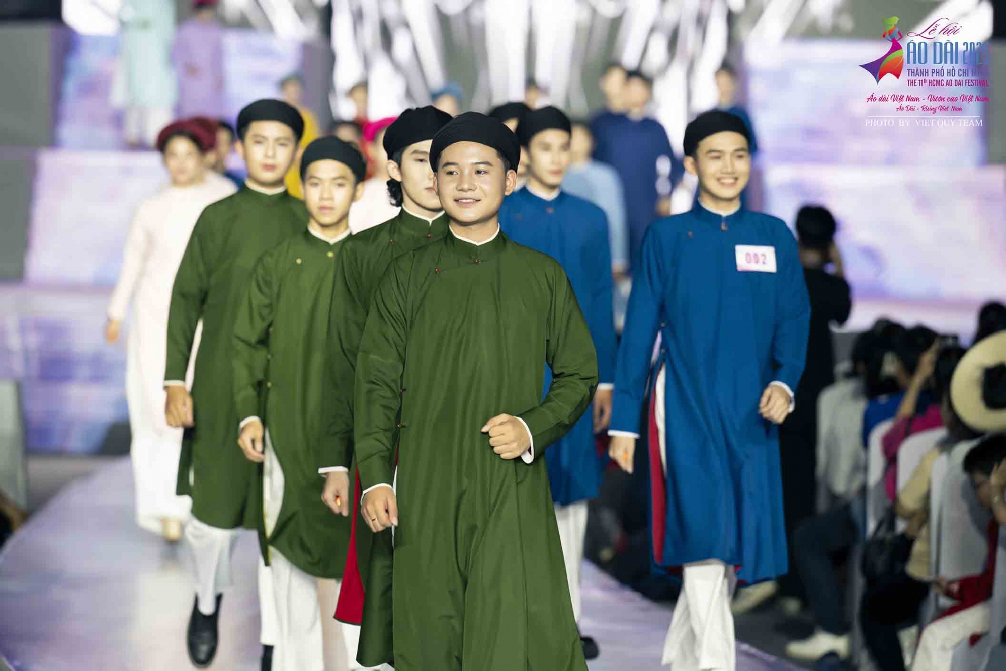 Chi-hoi-Di-san-Van-hoa-Ao-dai-TP.HCM-voi-phan-trinh-dien-gay-an-tuong-tai-Cuoc-thi-Duyen-dang-Ao-dai-TP.HCM-2025-4