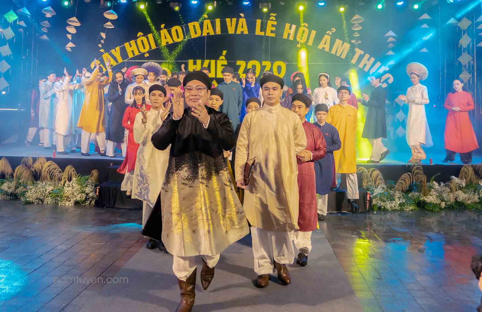 áo dài năm tuyền