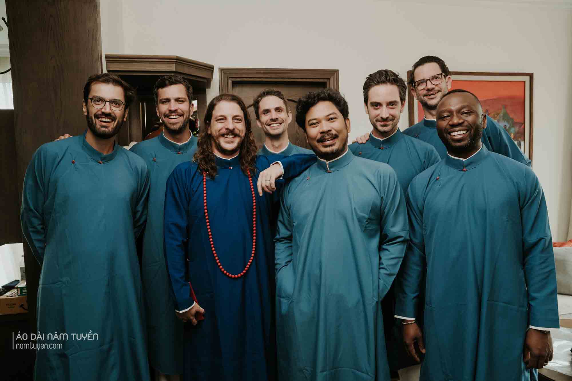 ao-dai-truyen-thong-viet-nam-ao-dai-ngu-than-nam-tuyen-1