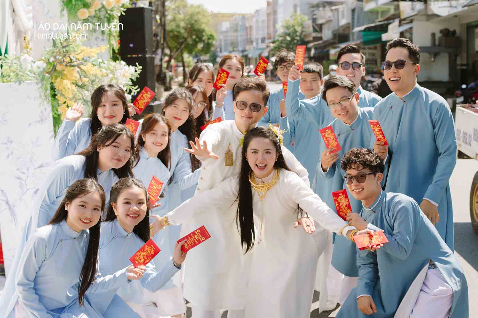 ao-dai-truyen-thong-viet-nam-ao-dai-ngu-than-nam-tuyen-4 (1)