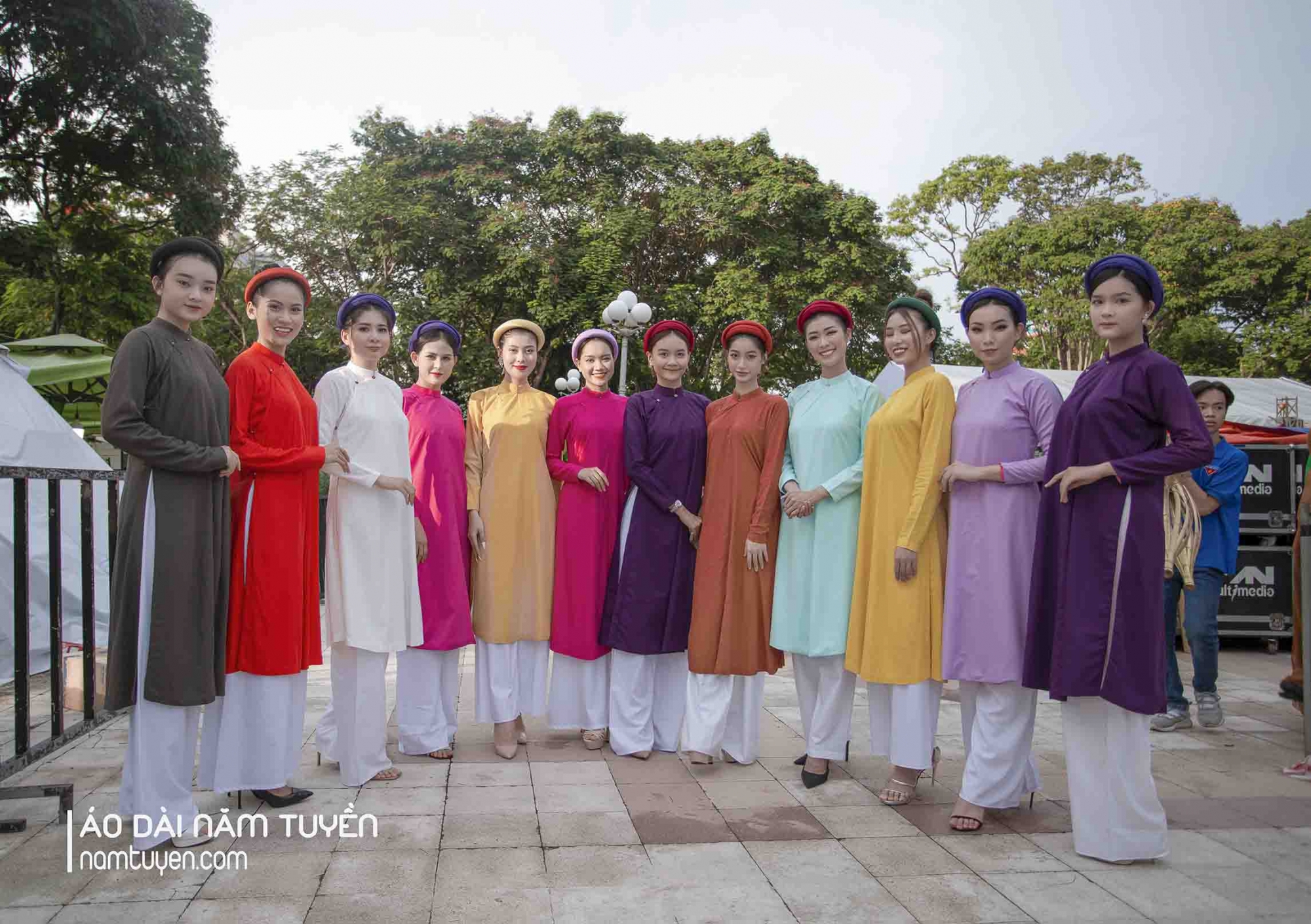 may-cho-thue-ao-dai-phu-dau-ao-dai-be-qua-ao-dai-ngu-than-nam-tuyen-10