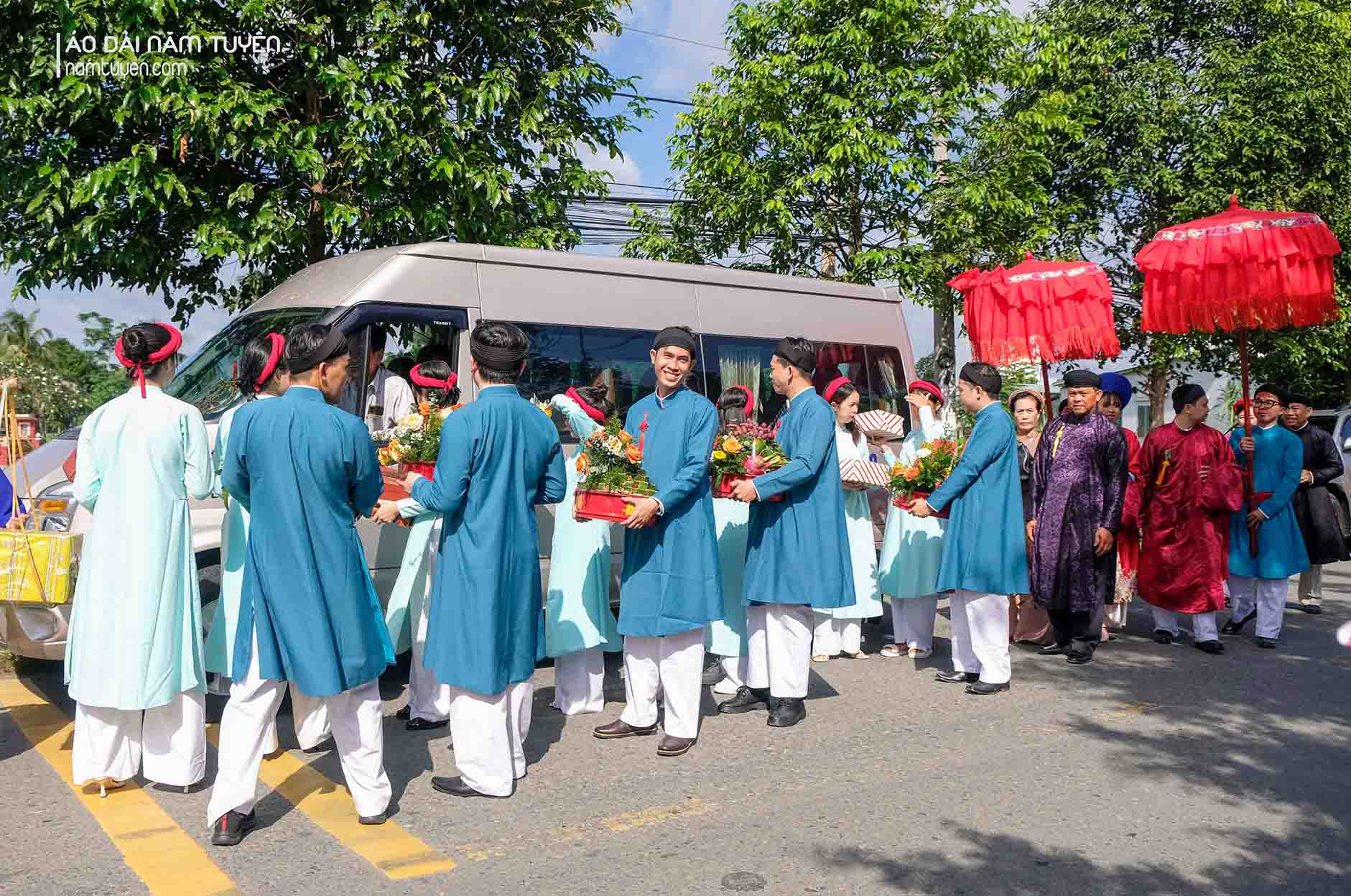 may-cho-thue-ao-dai-phu-dau-ao-dai-be-qua-ao-dai-ngu-than-nam-tuyen-14